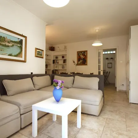 Appia Antica 2br With Swimming Pool Rome