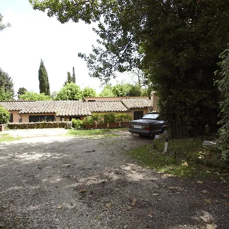Appia Antica 2br With Swimming Pool